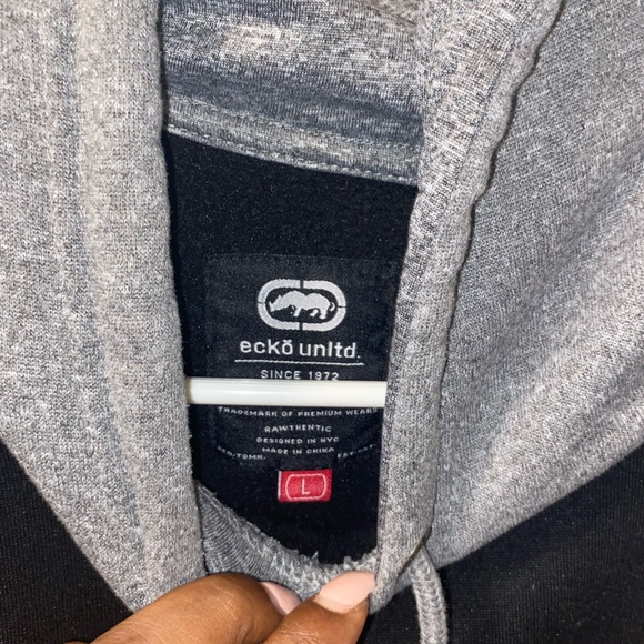 ECHO pull over and NASA pull over hoodie with strings, Large boys, both for 25$ - Picture 5 of 13